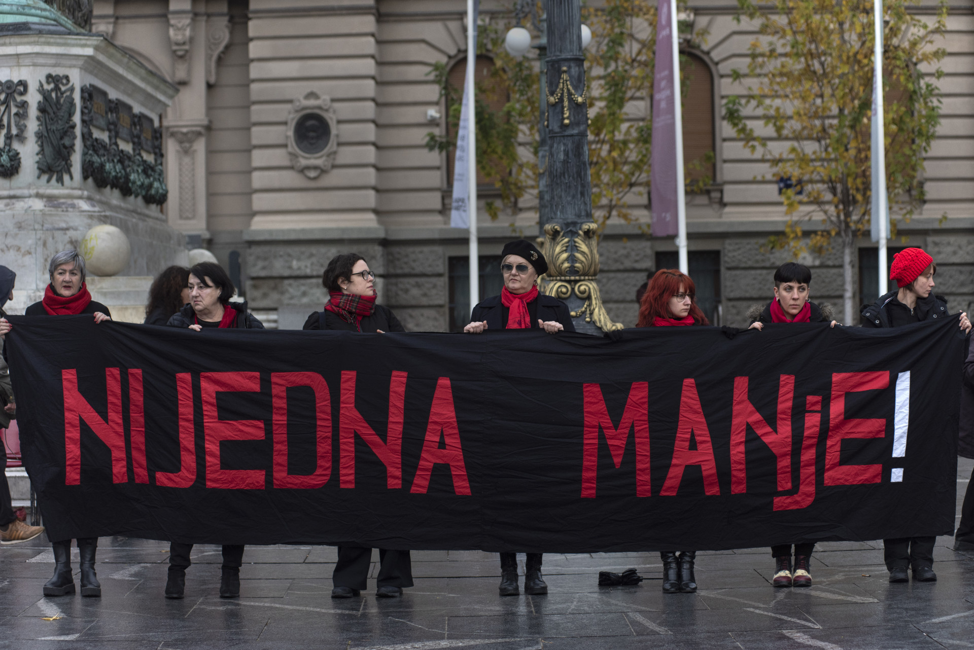Stop ubijanju žena! Stop ubijanju žena!