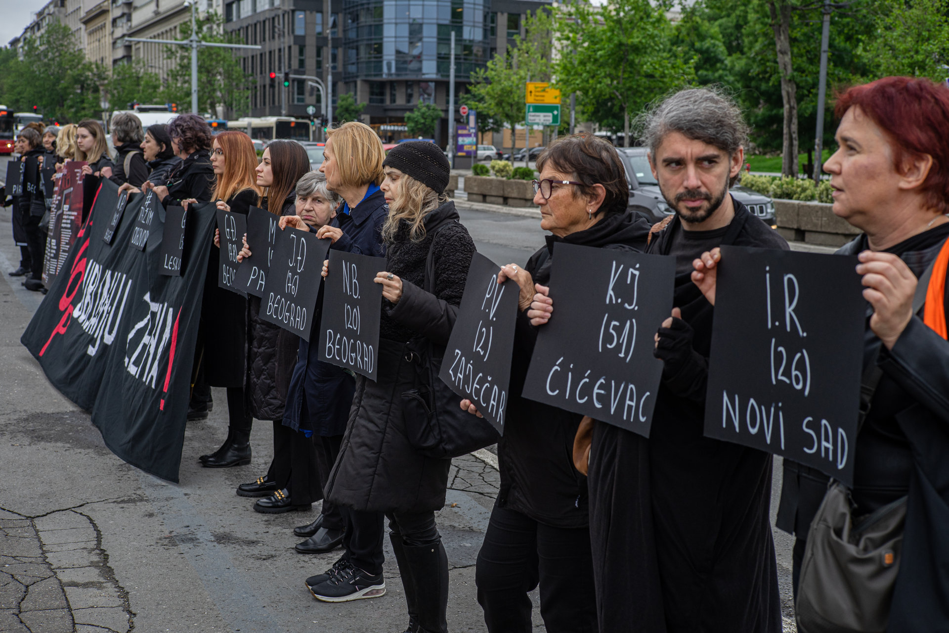 Stop ubijanju žena! Stop ubijanju žena!