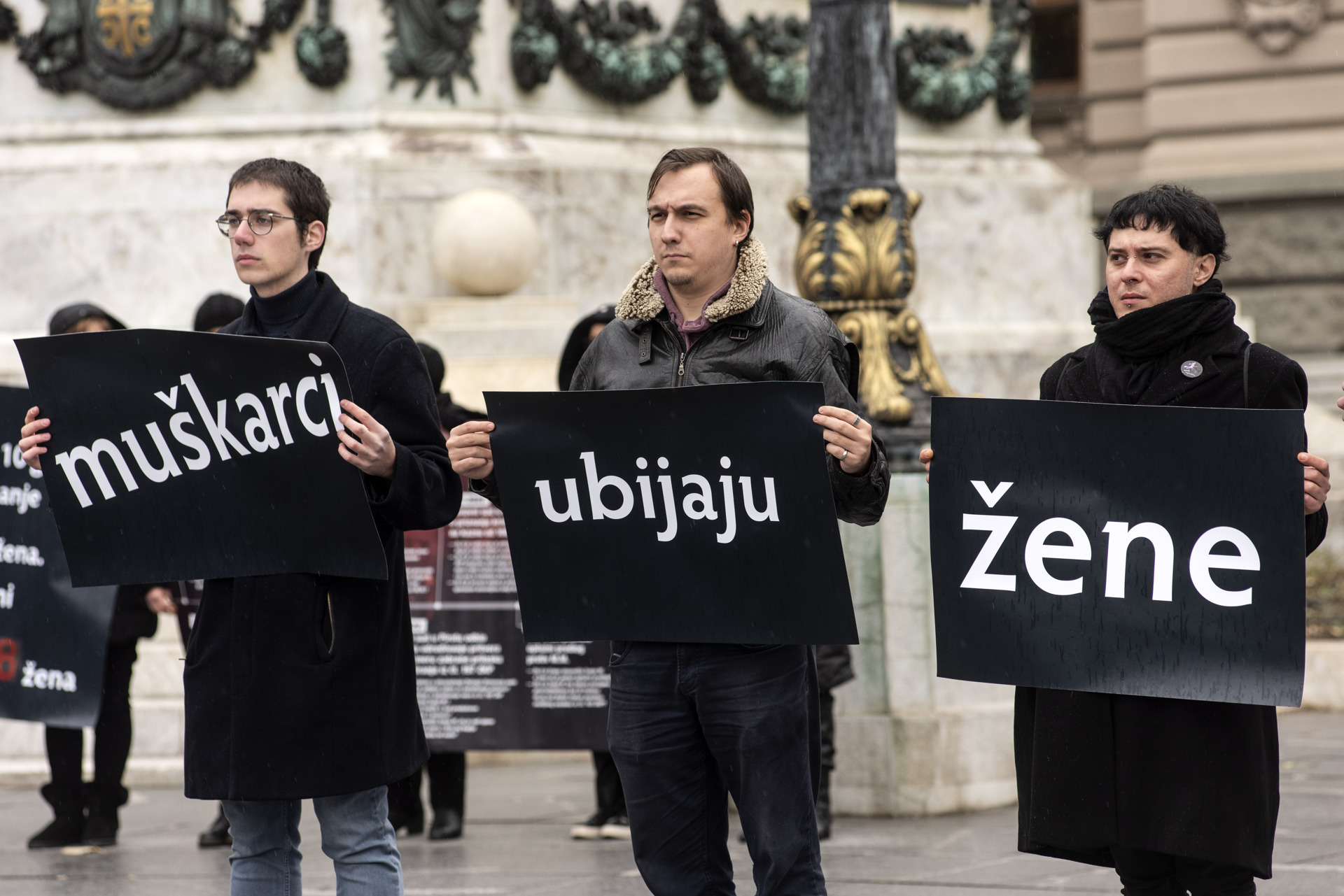 Stop ubijanju žena! Stop ubijanju žena!