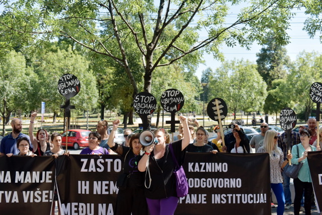 Nijedna žena manje, nijedna mrtva više! Nijedna žena manje, nijedna mrtva više!