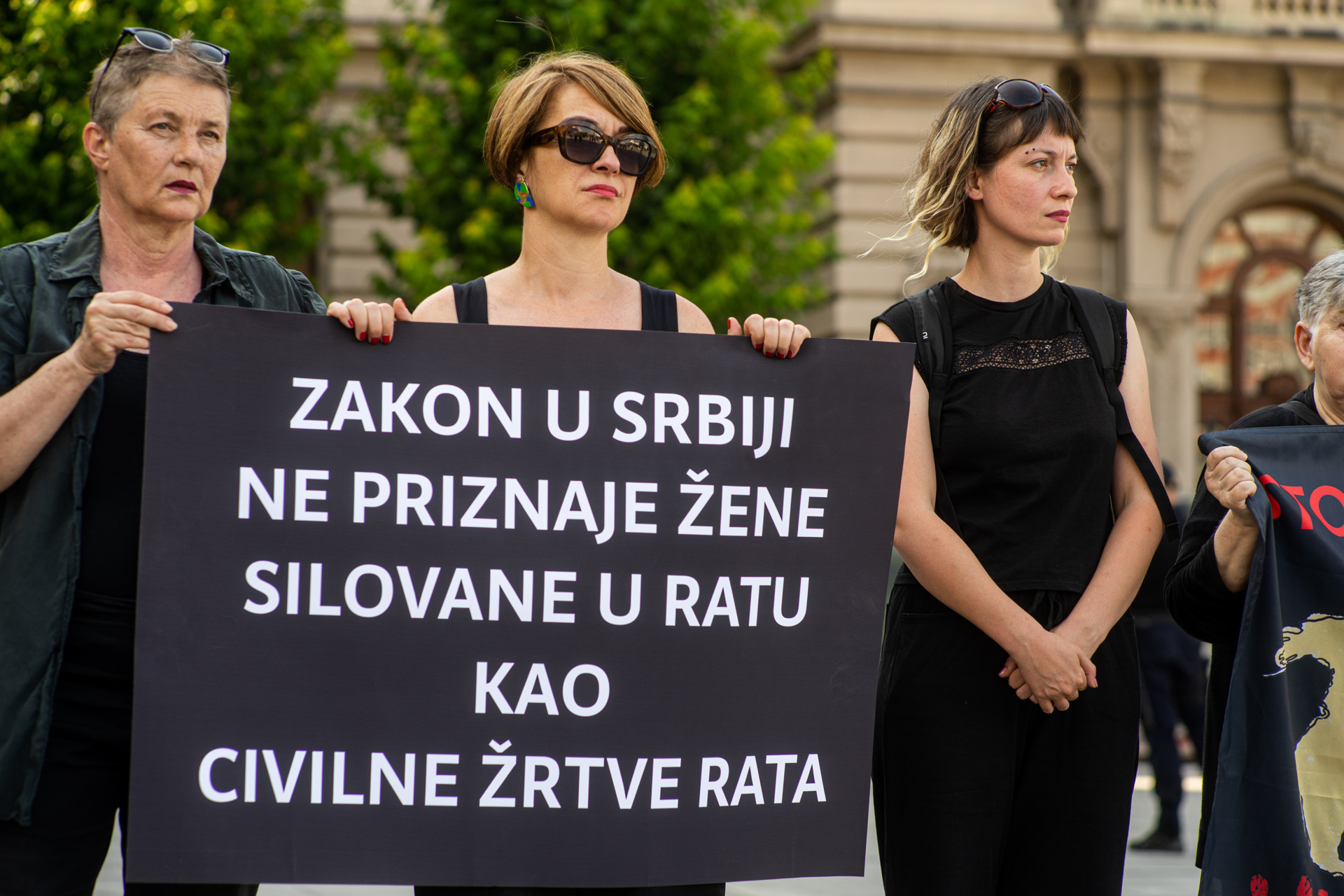Pamtimo žene silovane u ratu! Pamtimo žene silovane u ratu!