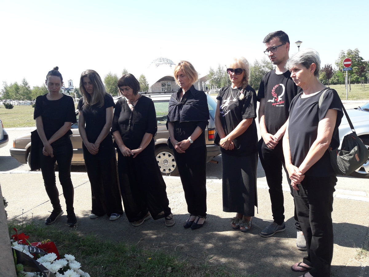 Zločin u Orahovcu - Pamtimo! Zločin u Orahovcu - Pamtimo!