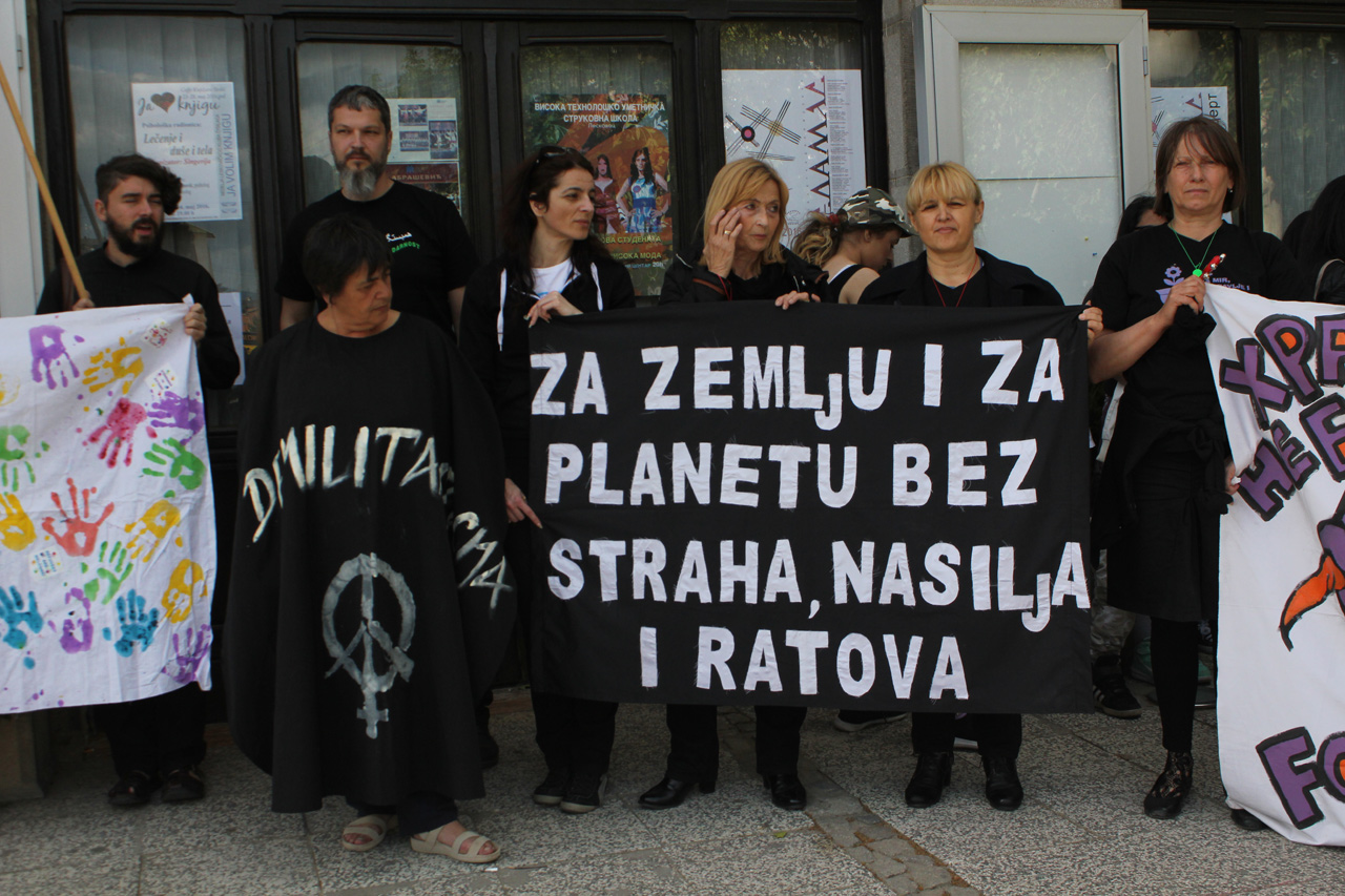 Sve za mir, zdravlje i znanje, ništa za naoružanje Sve za mir, zdravlje i znanje, ništa za naoružanje